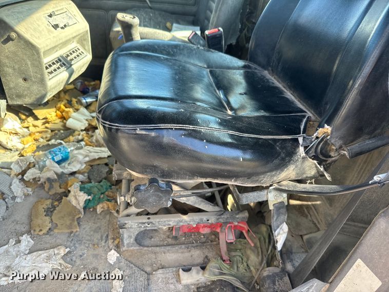 image for item DN3250 1995 Mack RD690S ready mix truck