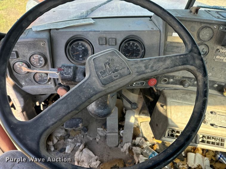 image for item DN3250 1995 Mack RD690S ready mix truck