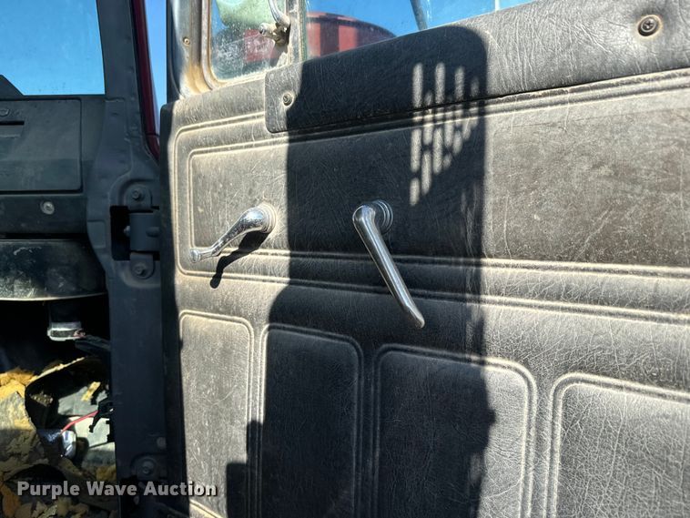 image for item DN3250 1995 Mack RD690S ready mix truck