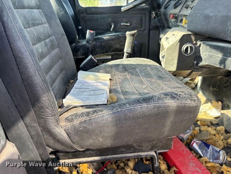 image for item DN3250 1995 Mack RD690S ready mix truck