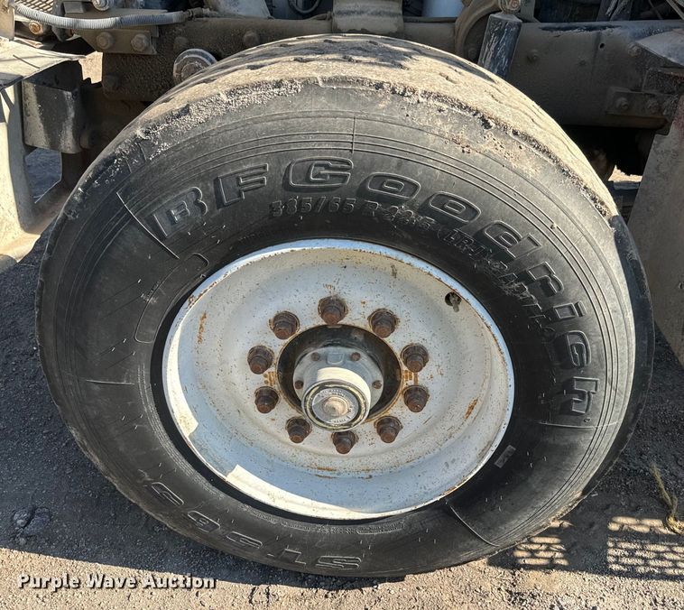 image for item DN3250 1995 Mack RD690S ready mix truck