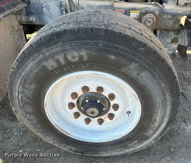 image for item DN3250 1995 Mack RD690S ready mix truck
