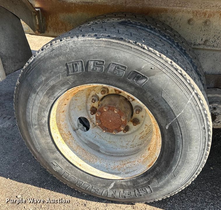 image for item DN3250 1995 Mack RD690S ready mix truck