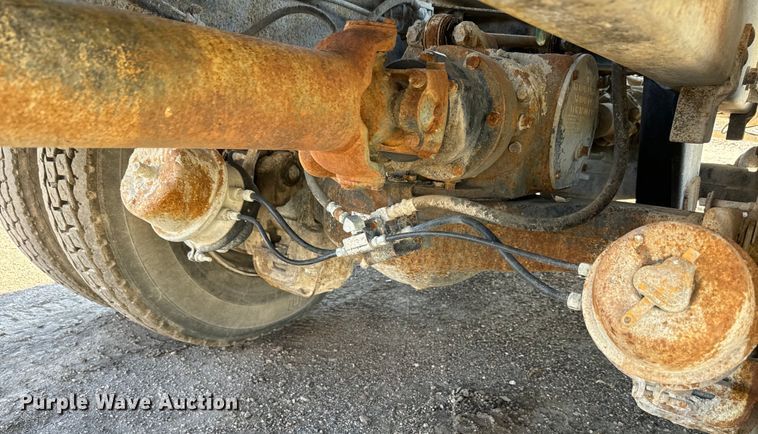 image for item DN3250 1995 Mack RD690S ready mix truck