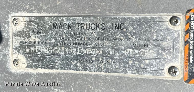 image for item DN3250 1995 Mack RD690S ready mix truck