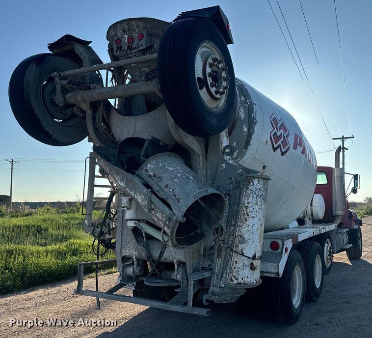 image for item DN3251 1999 Sterling  L9511 ready mix truck