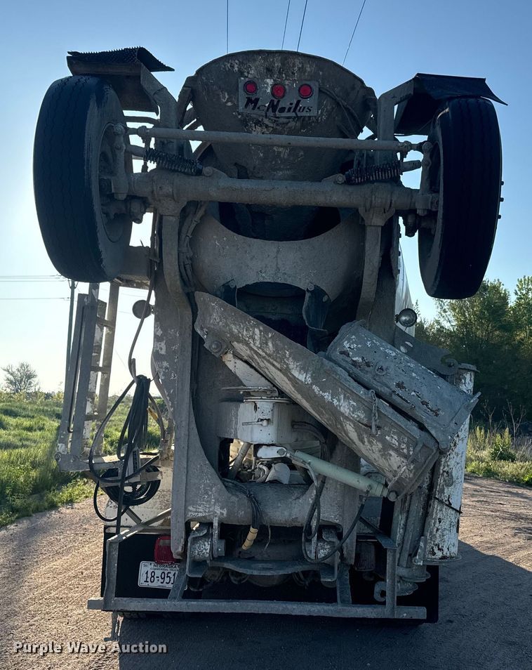 image for item DN3251 1999 Sterling  L9511 ready mix truck