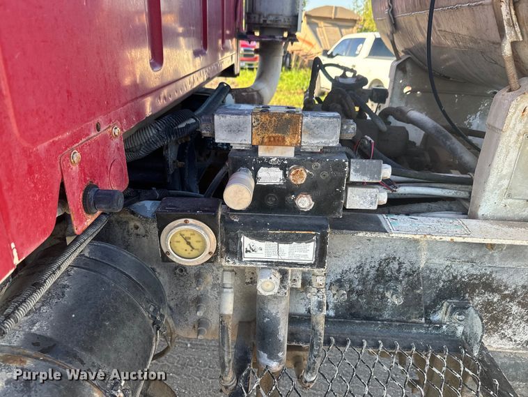 image for item DN3251 1999 Sterling  L9511 ready mix truck