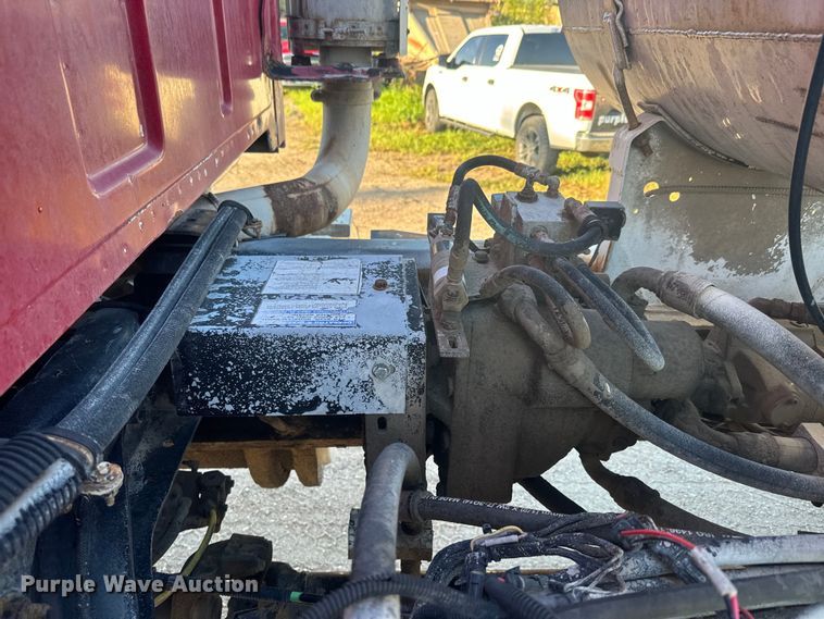 image for item DN3251 1999 Sterling  L9511 ready mix truck