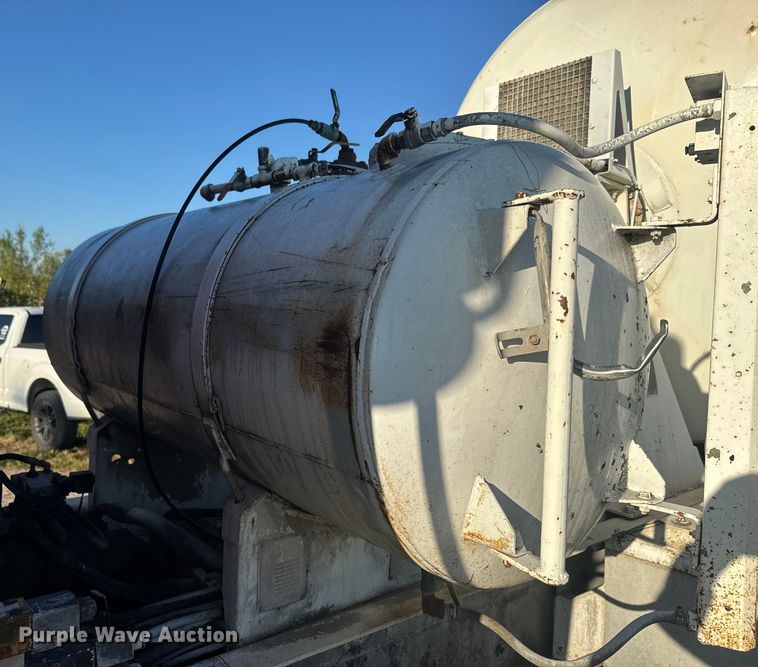 image for item DN3251 1999 Sterling  L9511 ready mix truck