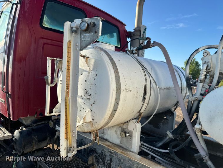 image for item DN3251 1999 Sterling  L9511 ready mix truck