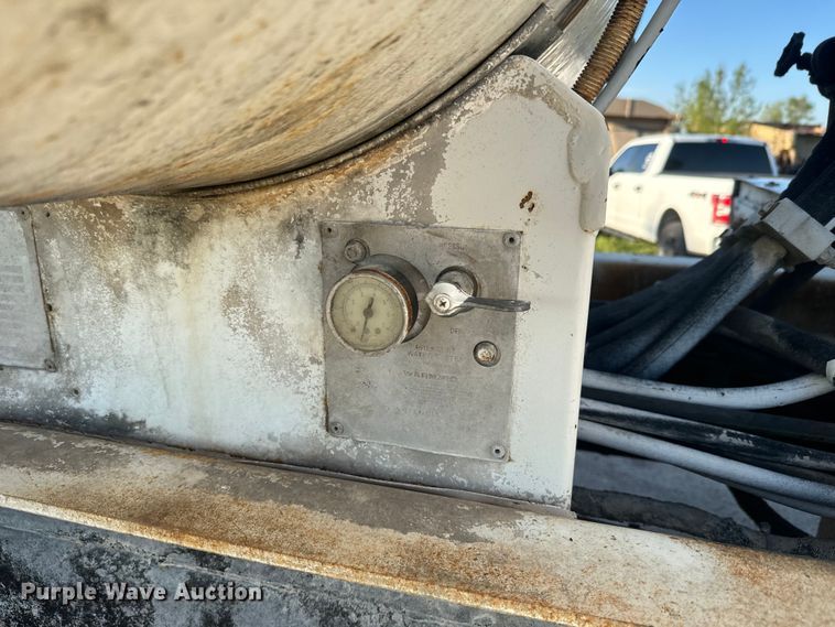 image for item DN3251 1999 Sterling  L9511 ready mix truck