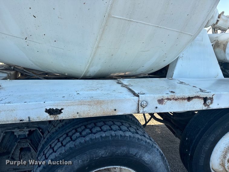 image for item DN3251 1999 Sterling  L9511 ready mix truck