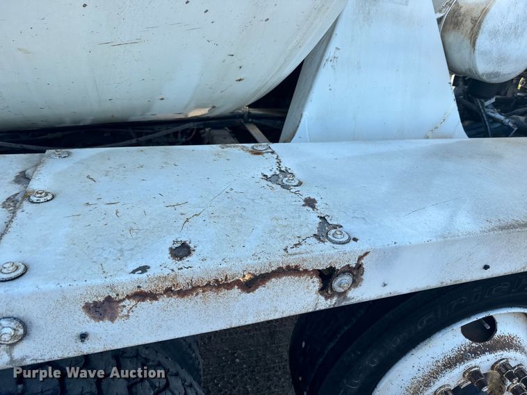 image for item DN3251 1999 Sterling  L9511 ready mix truck