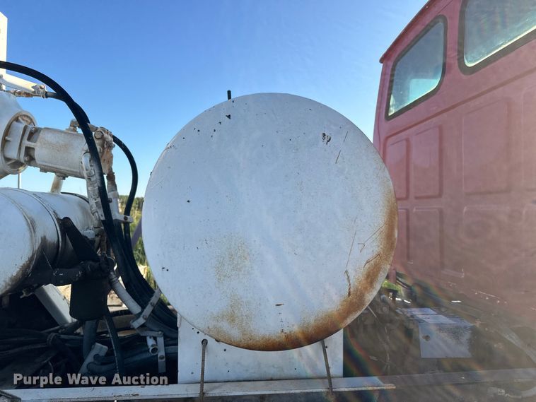 image for item DN3251 1999 Sterling  L9511 ready mix truck