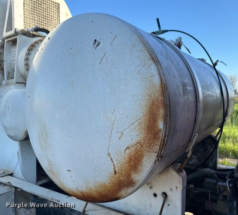 image for item DN3251 1999 Sterling  L9511 ready mix truck