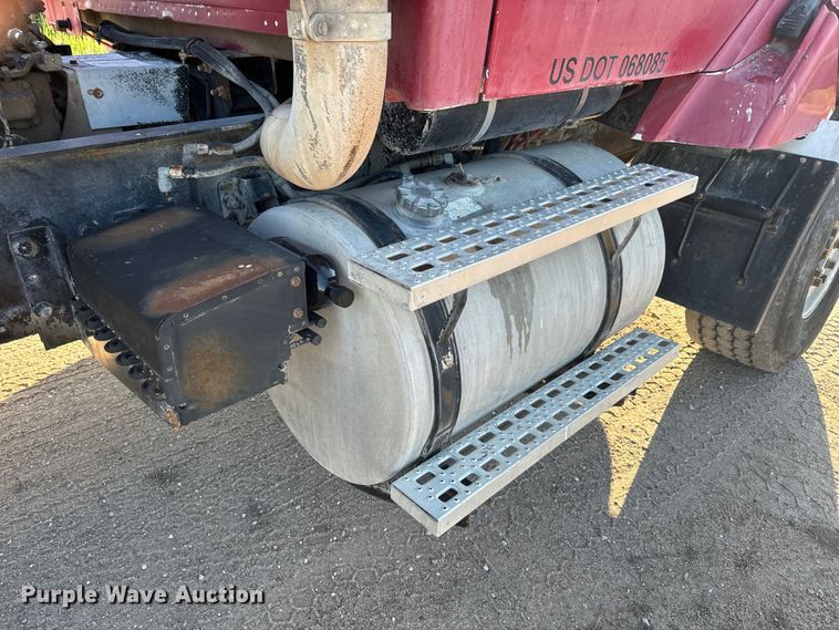 image for item DN3251 1999 Sterling  L9511 ready mix truck