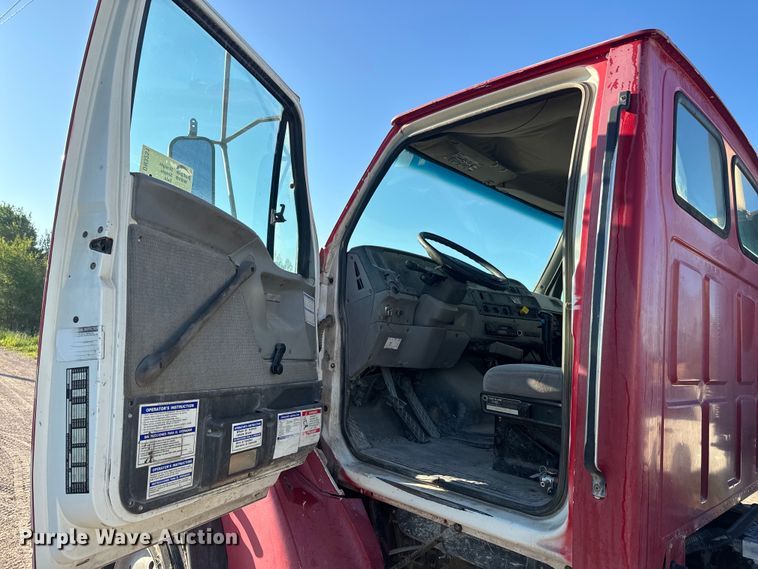 image for item DN3251 1999 Sterling  L9511 ready mix truck