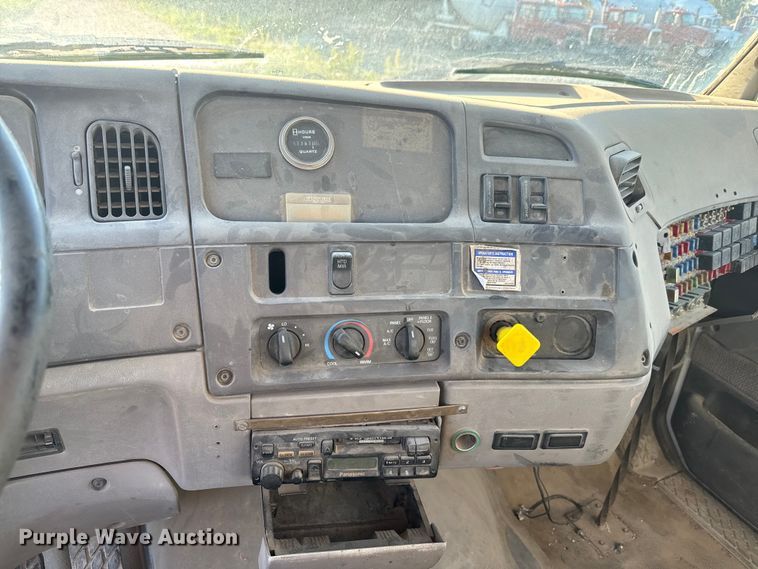 image for item DN3251 1999 Sterling  L9511 ready mix truck