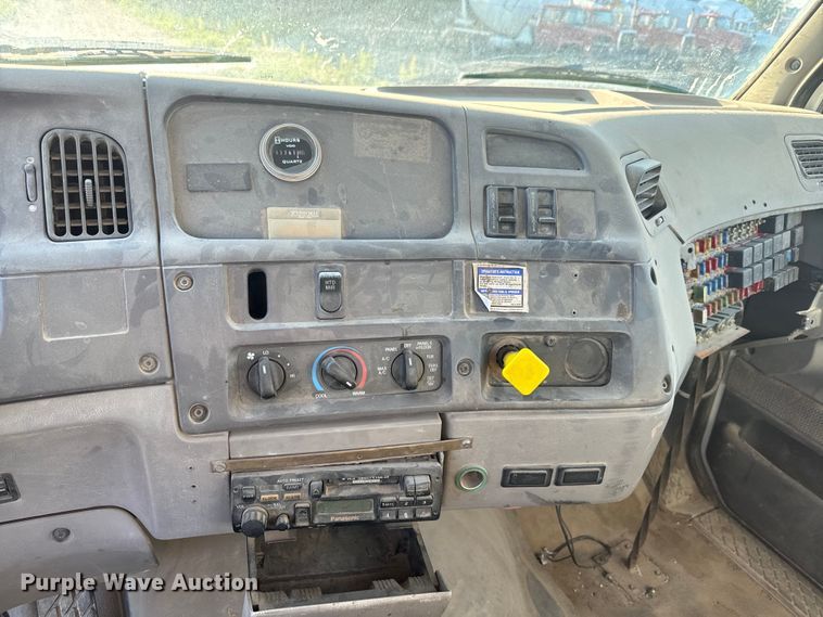 image for item DN3251 1999 Sterling  L9511 ready mix truck