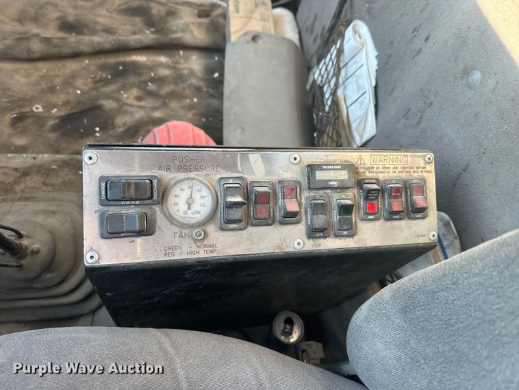 image for item DN3251 1999 Sterling  L9511 ready mix truck