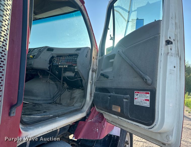 image for item DN3251 1999 Sterling  L9511 ready mix truck