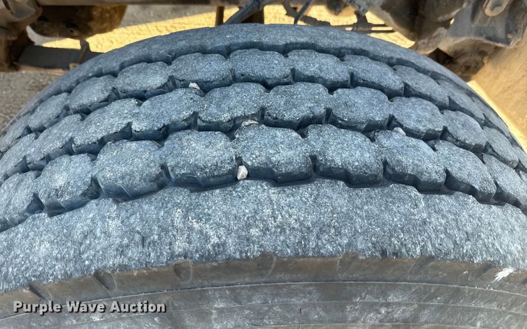 image for item DN3251 1999 Sterling  L9511 ready mix truck