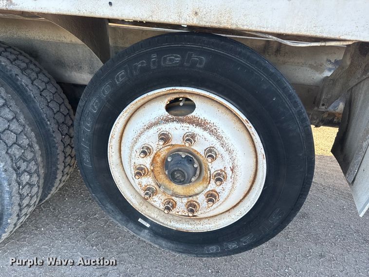 image for item DN3251 1999 Sterling  L9511 ready mix truck