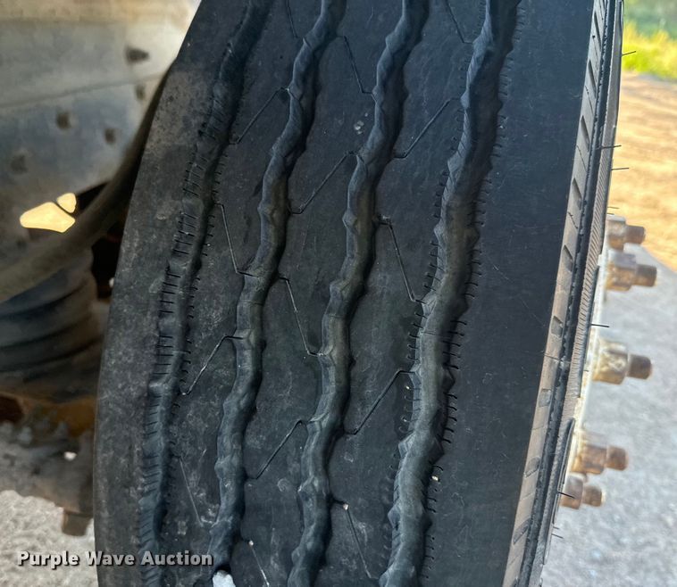 image for item DN3251 1999 Sterling  L9511 ready mix truck