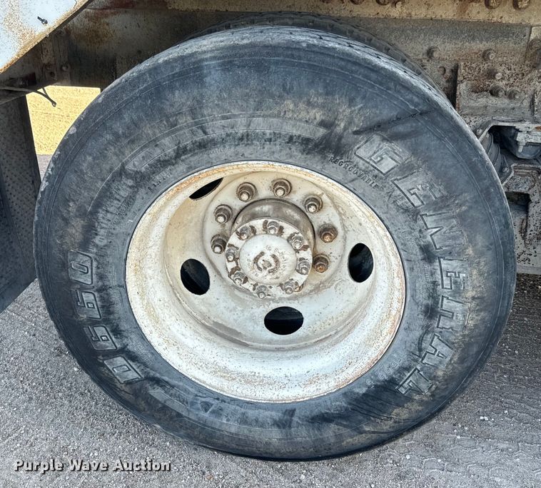 image for item DN3251 1999 Sterling  L9511 ready mix truck