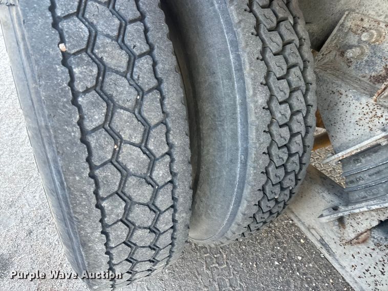 image for item DN3251 1999 Sterling  L9511 ready mix truck