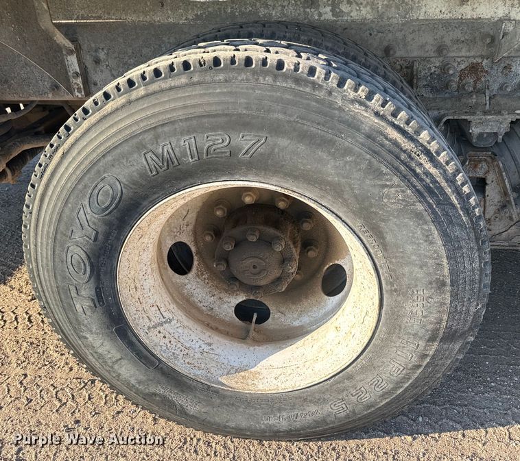 image for item DN3251 1999 Sterling  L9511 ready mix truck