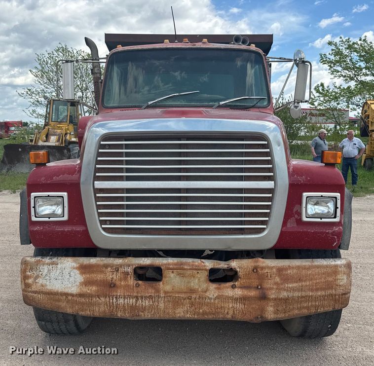 image for item DN3252 1989 Ford LT9000 dump truck
