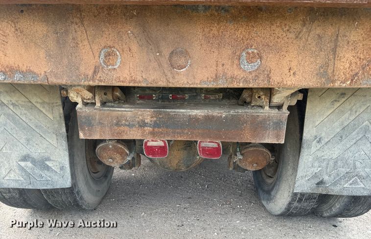 image for item DN3252 1989 Ford LT9000 dump truck