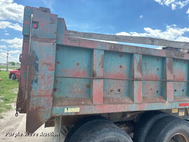 image for item DN3252 1989 Ford LT9000 dump truck