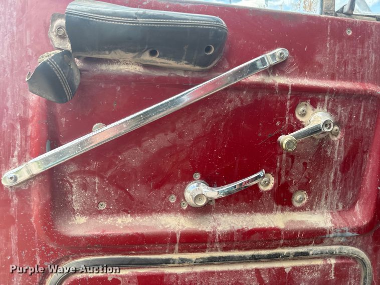 image for item DN3252 1989 Ford LT9000 dump truck