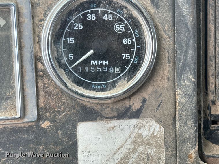 image for item DN3252 1989 Ford LT9000 dump truck