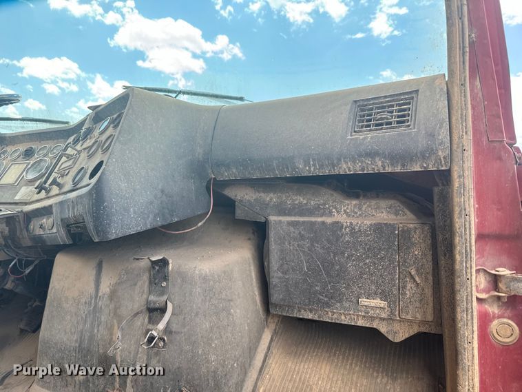 image for item DN3252 1989 Ford LT9000 dump truck