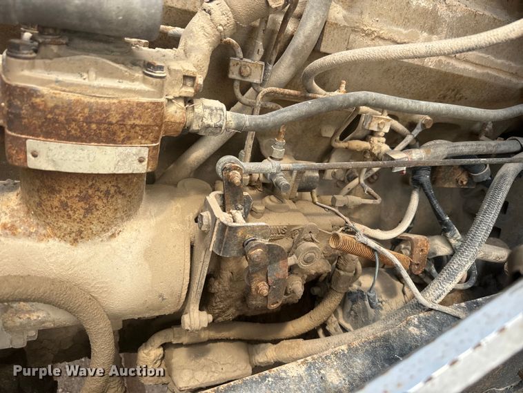 image for item DN3252 1989 Ford LT9000 dump truck