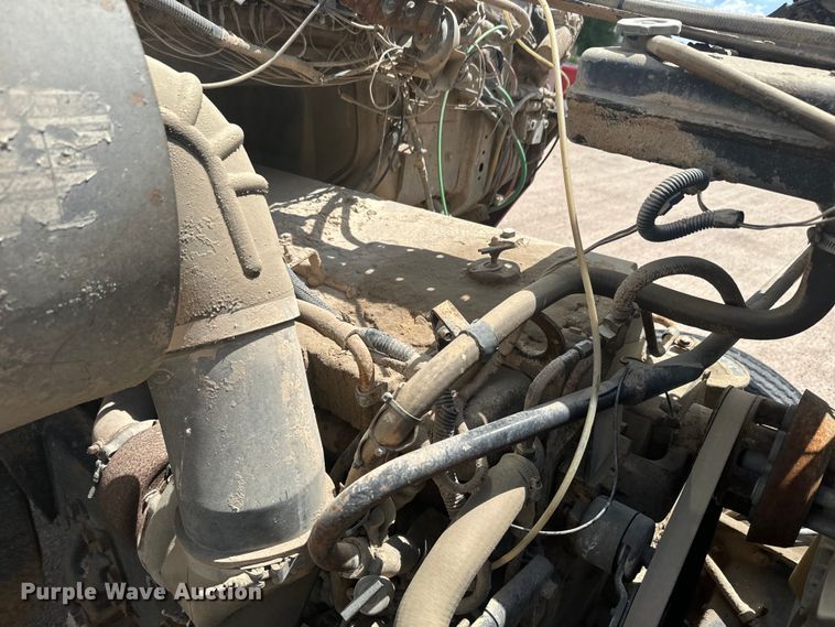 image for item DN3252 1989 Ford LT9000 dump truck