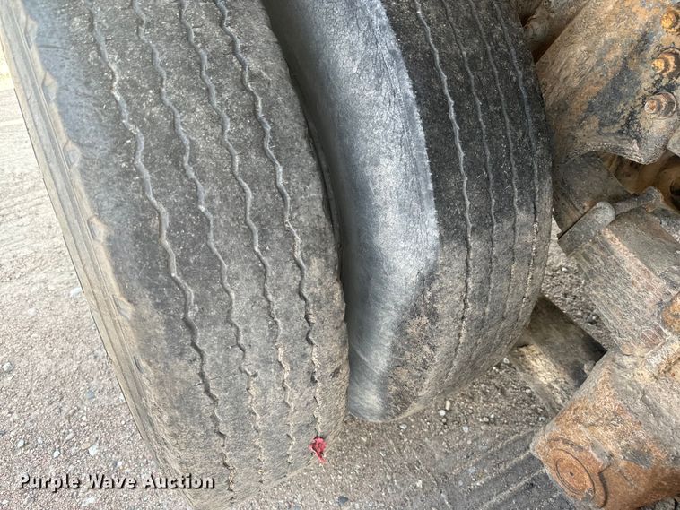 image for item DN3252 1989 Ford LT9000 dump truck