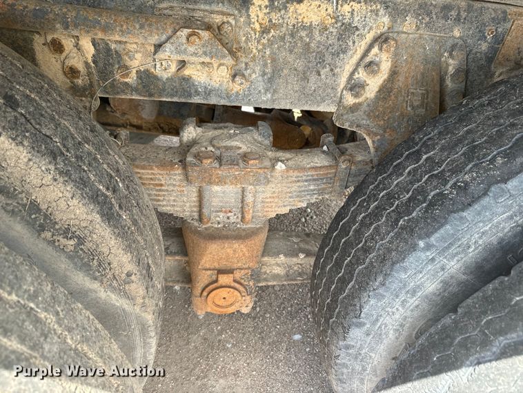 image for item DN3252 1989 Ford LT9000 dump truck