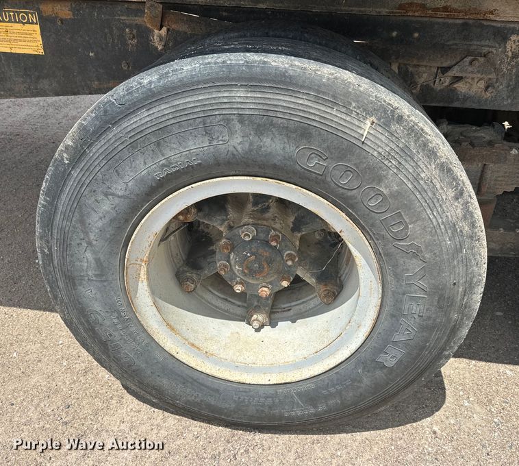 image for item DN3252 1989 Ford LT9000 dump truck