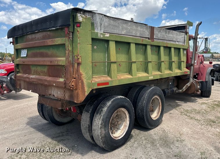 image for item DN3254 1989 Ford LT9000 dump truck