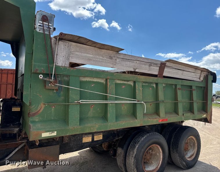 image for item DN3254 1989 Ford LT9000 dump truck