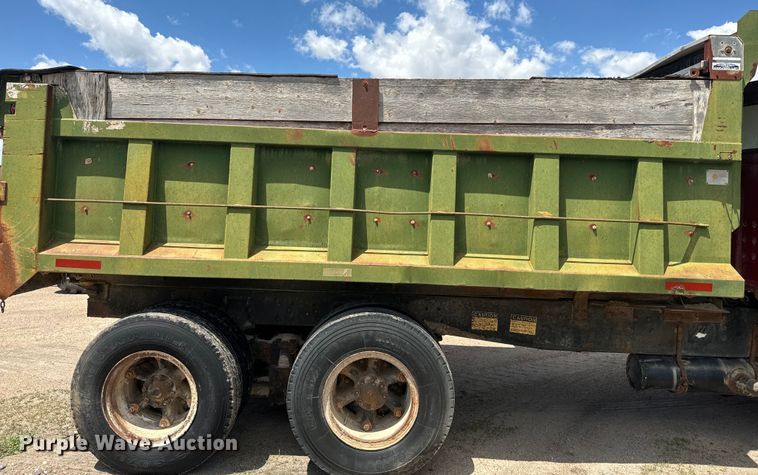 image for item DN3254 1989 Ford LT9000 dump truck