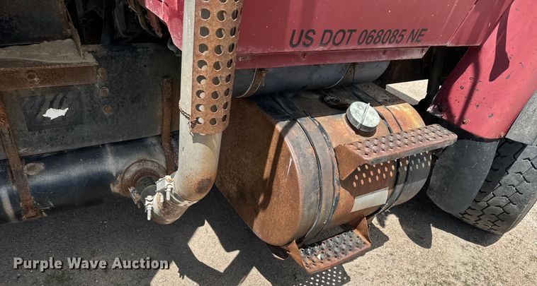 image for item DN3254 1989 Ford LT9000 dump truck