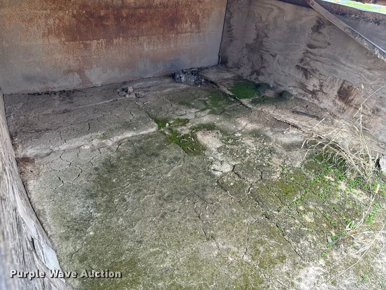 image for item DN3254 1989 Ford LT9000 dump truck