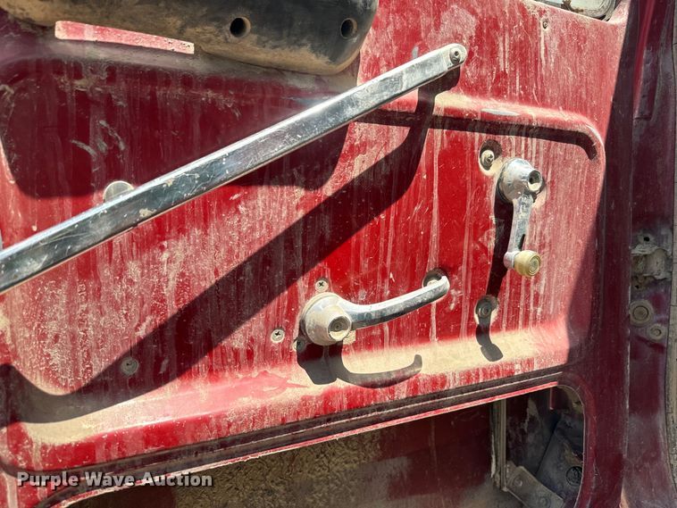 image for item DN3254 1989 Ford LT9000 dump truck