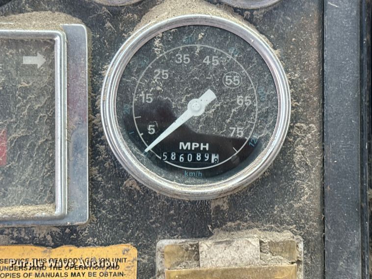 image for item DN3254 1989 Ford LT9000 dump truck